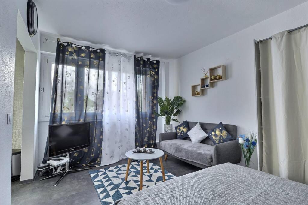 Апартаменты Studio Renov*Fibre*Parking 3 Min Gare De St-Louis Сен-Луи Экстерьер фото